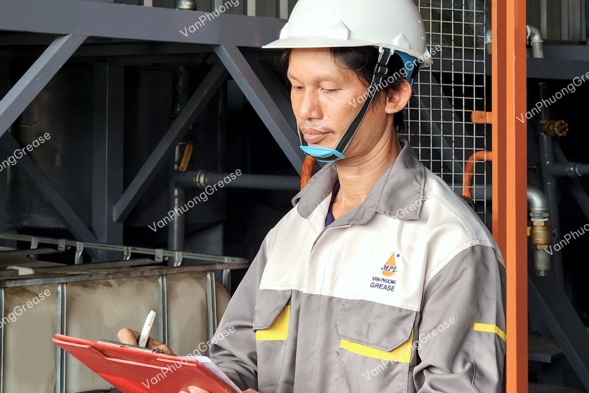 Mua mỡ bôi trơn chịu nhiệt tại TPHCM Mỡ không phù hợp khiến máy móc hư hỏng